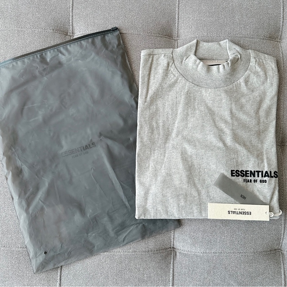 Essential Long Sleeves T-Shirt